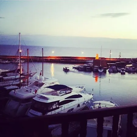 Flat Inthe Middle Of Kyreniaharbour Kerínia